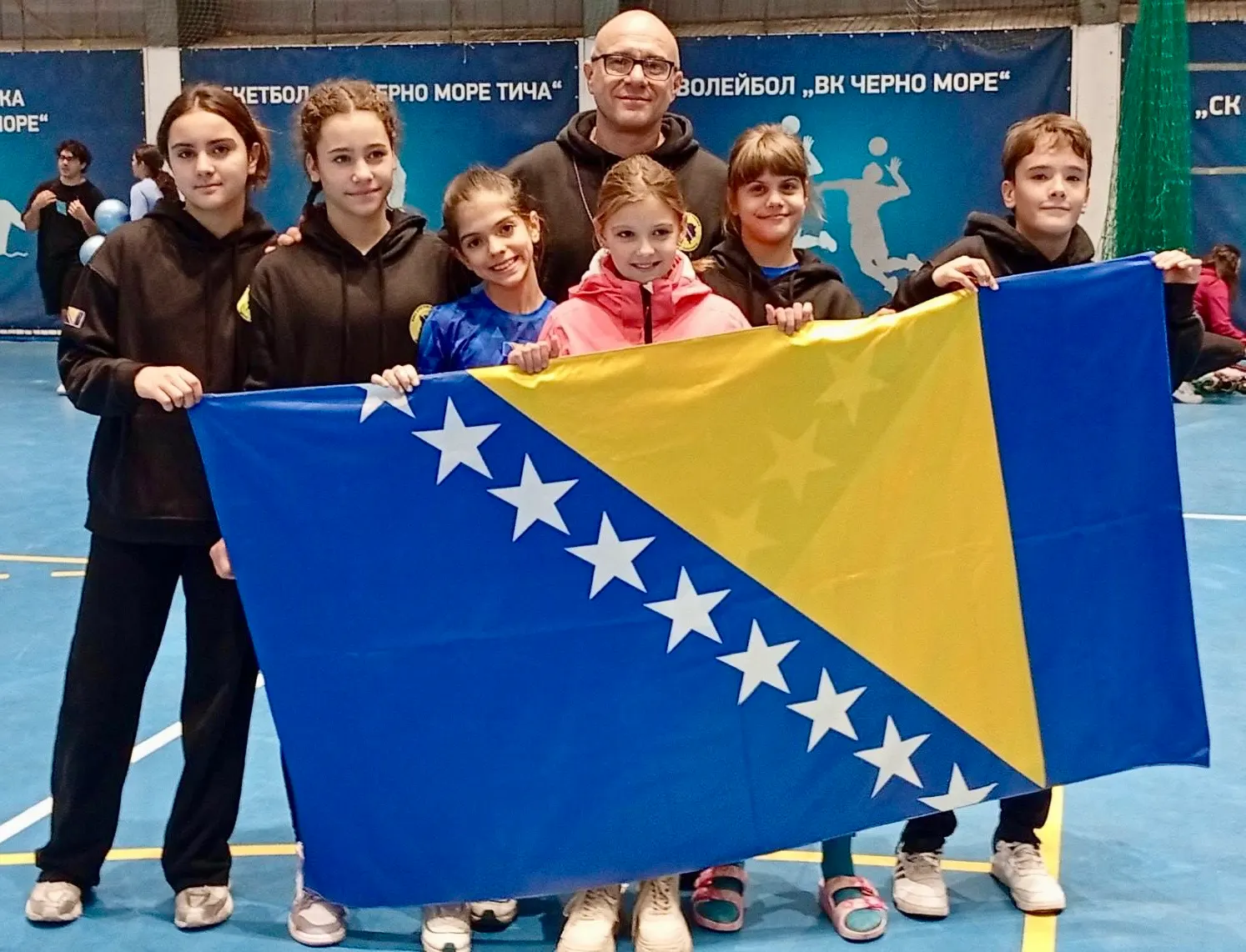 Vera Đoković i tim Solo briljirali na Balkanskom kupu u Varni: Finale za mlade penjače i dragocjeno iskustvo! — fotografija 1
