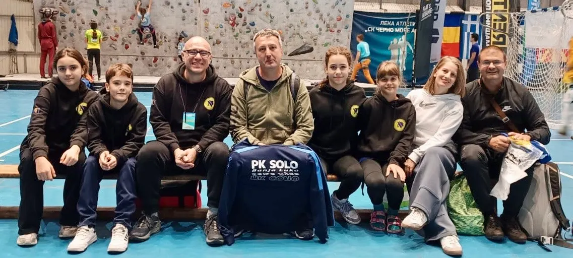 Vera Đoković i tim Solo briljirali na Balkanskom kupu u Varni: Finale za mlade penjače i dragocjeno iskustvo! — fotografija 3